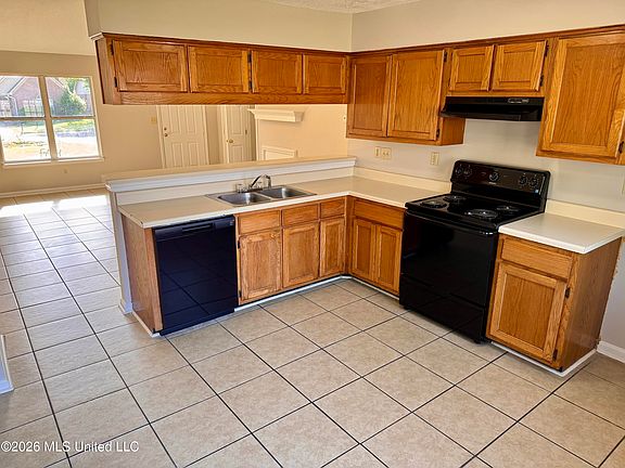 2nd image of 7011 Hampton Dr