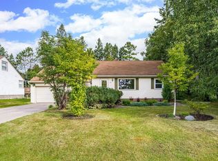 2701 Hagberg St, Duluth, MN 55811