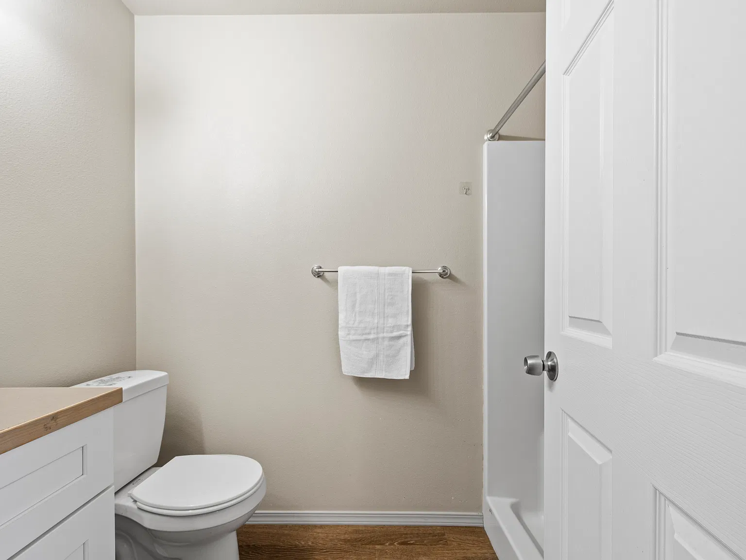 3 bed, 1200 sqft, $3,200 — Photo 3