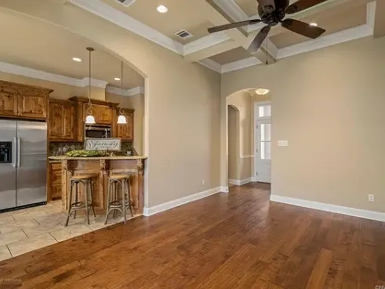 810 Eagles Nest — Photo 4