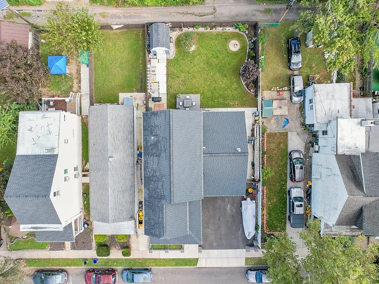 234 Howell St — Photo 44