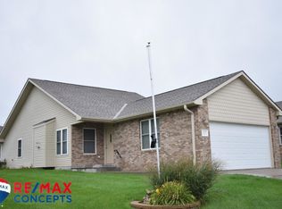 1277 Dublin Rd, Lincoln, NE 68521