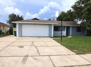 2715 N Dellwood Dr, Eustis, FL 32726