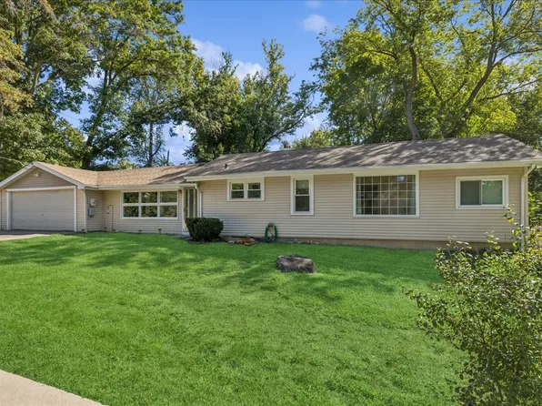 7610 Arbor Rd, Wonder Lake, IL 60097