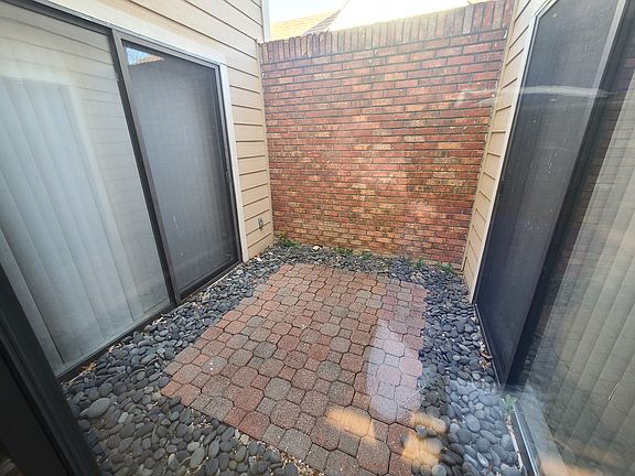5th image of 625 Woodway Ln