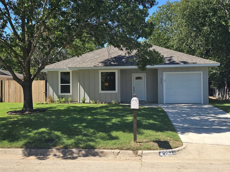 1st image of 2823 Birch Park Dr