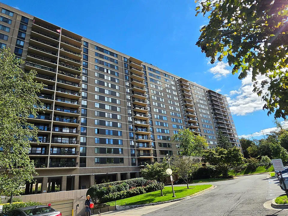 5500 Holmes Run Pkwy #1004