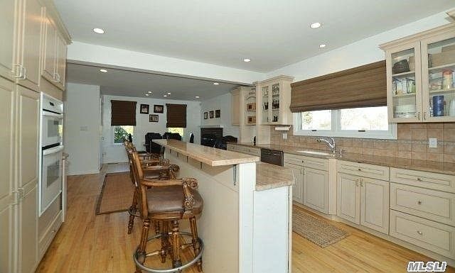 2nd image of 20 Orchard St