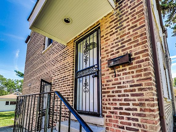 3rd image of 333 Geneva Ave