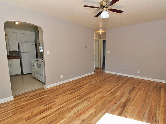 4th image of 1605 W Reinhart Dr