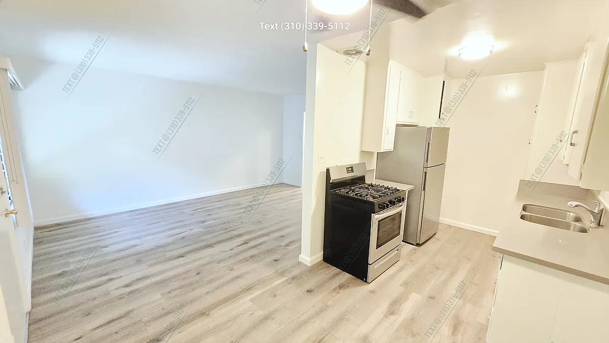 Building Photo - 3660 Vinton Ave #2
