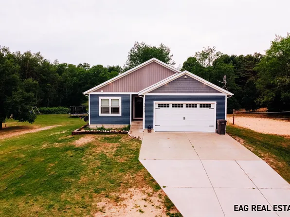1983 S Sullivan Rd, Ravenna, MI 49451