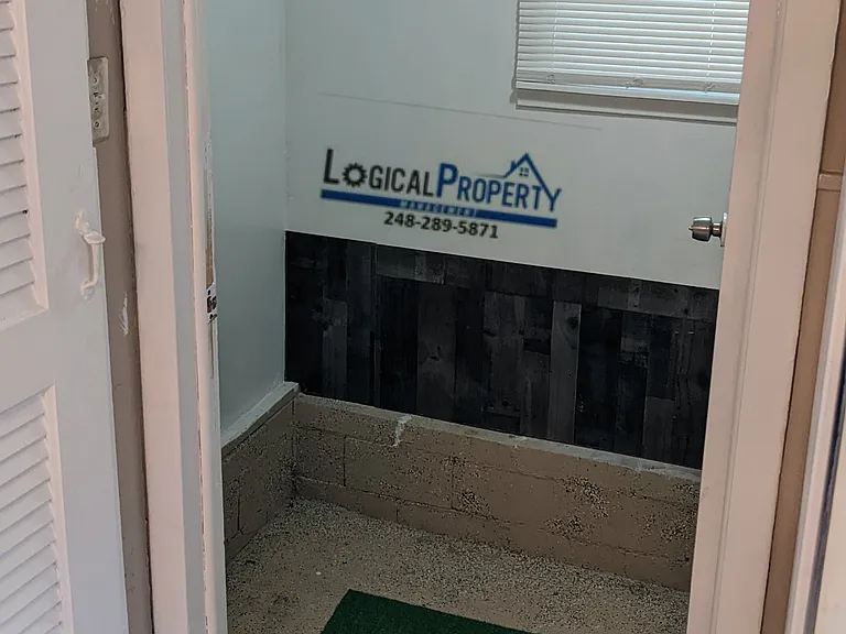 14 - Laundry Room v1