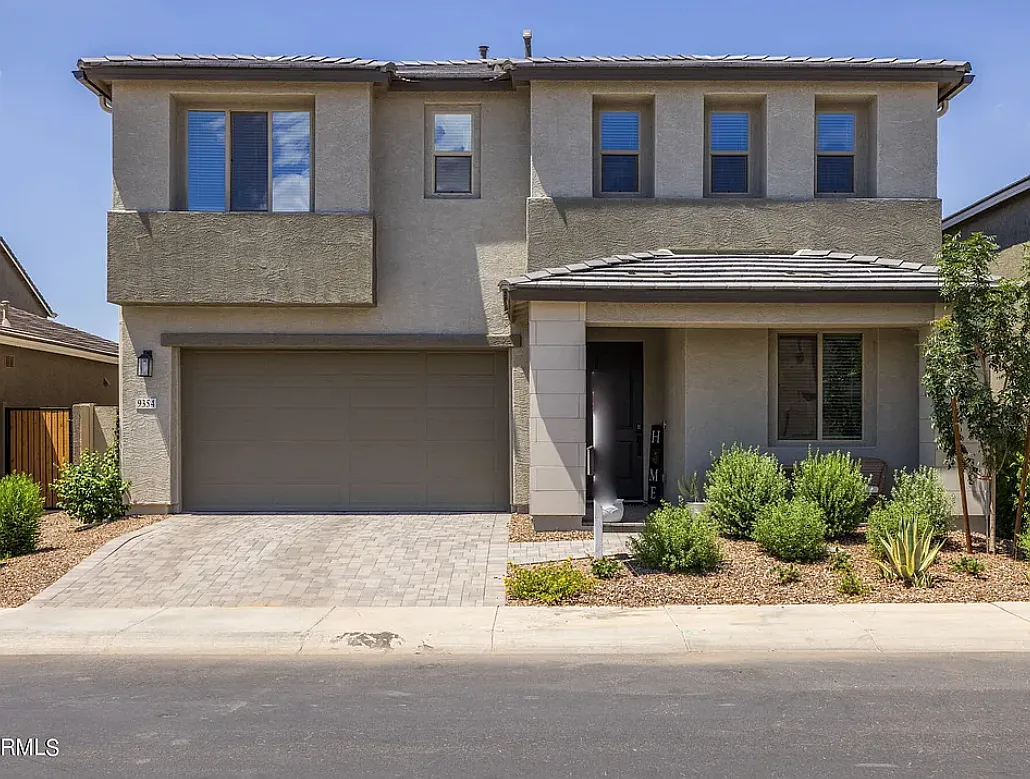 4 bed, 2728 sqft, $5,500 — Photo 2