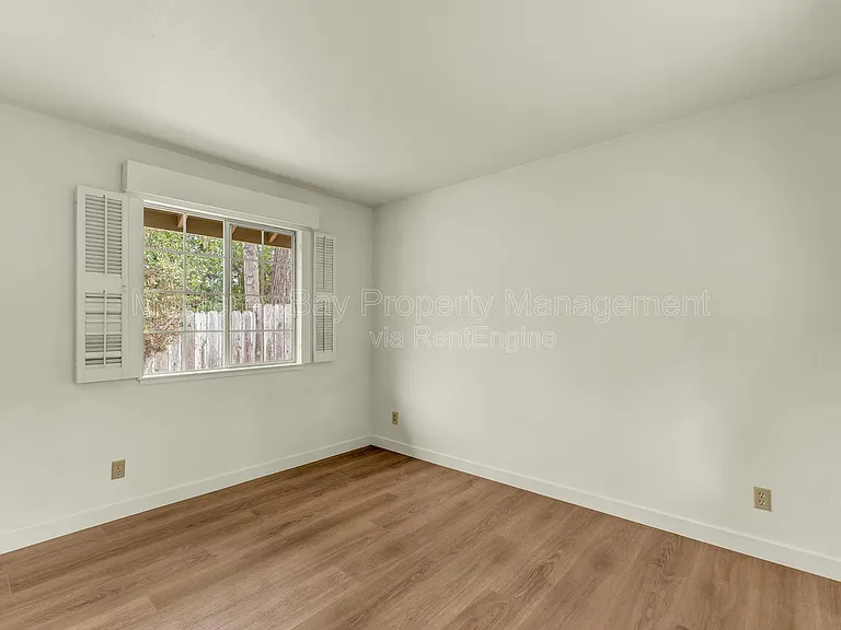 706 Crocker Ave — Photo 10