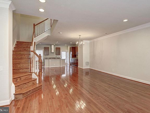 5th image of 9622 Stockwell Ln