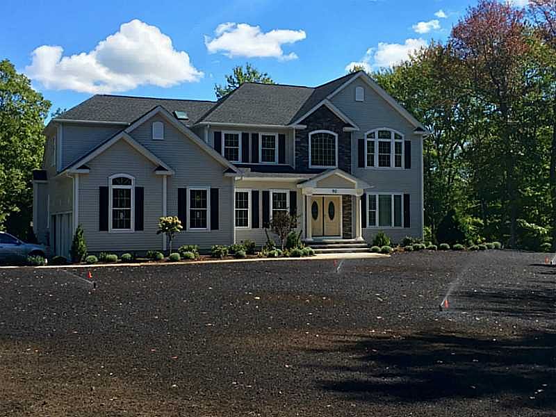 1st image of 90 Taggart Ct