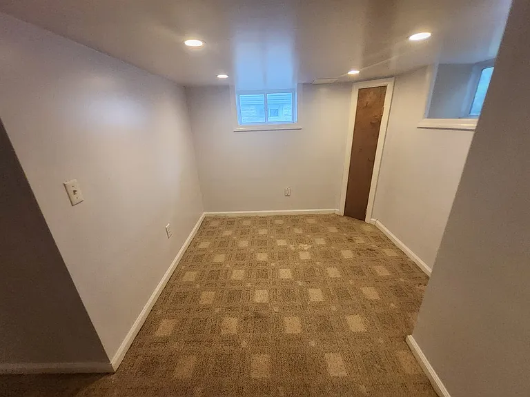 208 Clover St — Photo 16