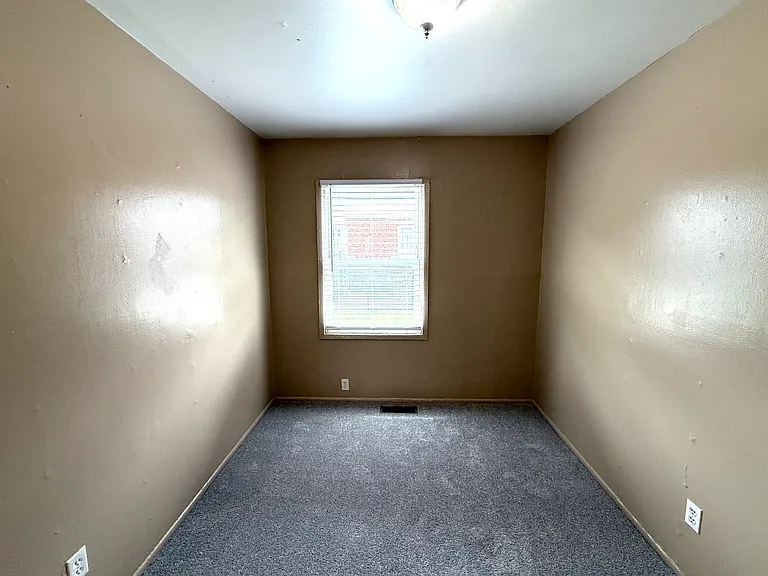 401 Morris Dr — Photo 13