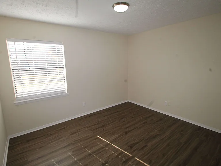 425 Tibet Ave #H — Photo 11