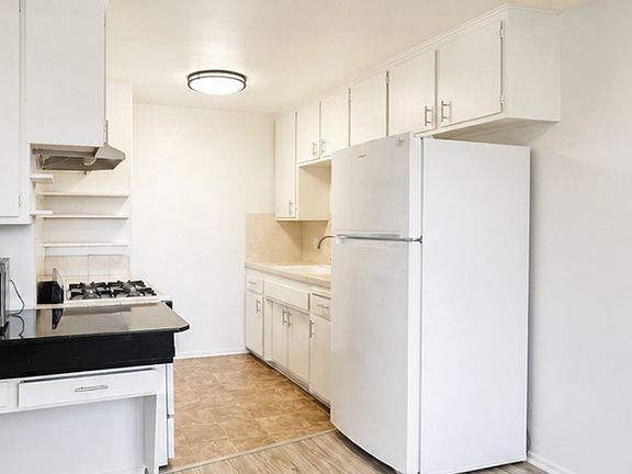 3rd image of 1156 Alameda Ave #E