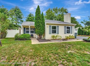 14 Cranberry Dr, Tinton Falls, NJ