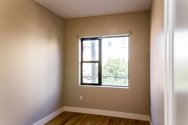 Rented by Nooklyn NYC LLC | media 21