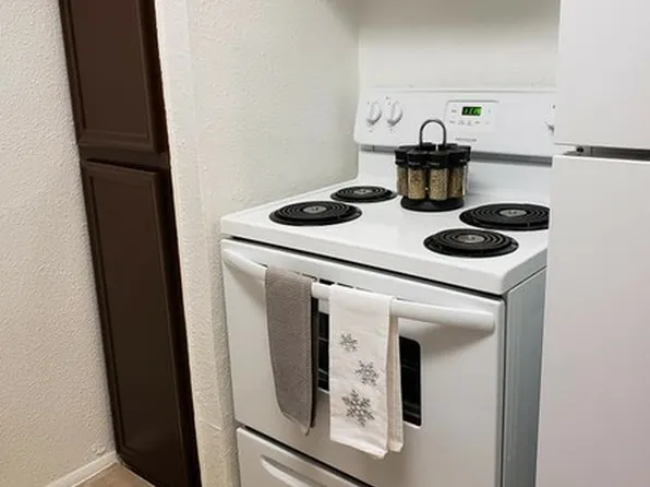 Cedar Bluff Apartments