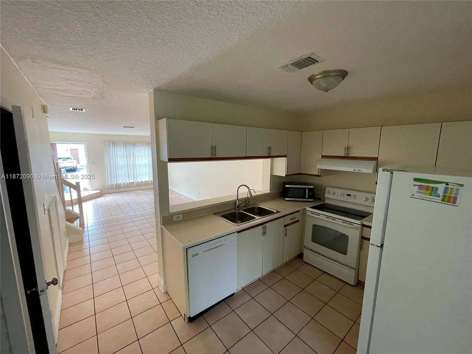 2 bed, 2.5 bath, 1258 sqft, $2,500 — Photo 2