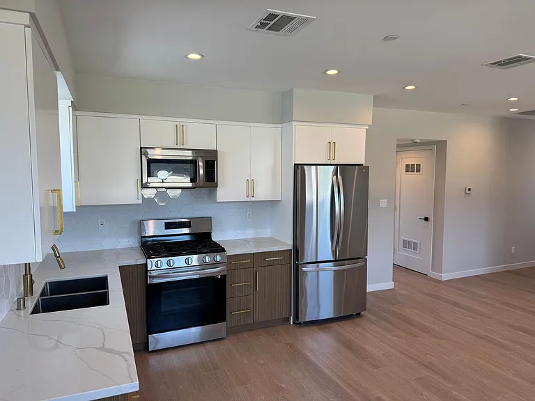 4820 S Slauson Ave #4822 — Photo 2