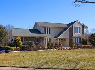 2 N Woodleigh Dr, Cherry Hill, NJ 08003