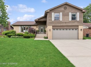 1507 Gainesboro Dr, Wheaton, IL