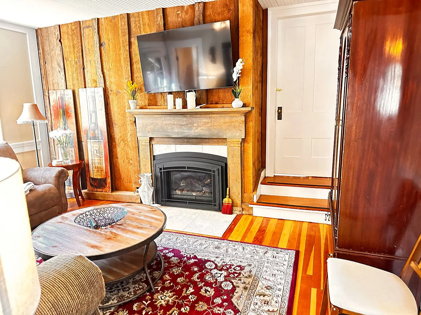 Fireside Cottage in the Heart of Jacksonville $300 Utility fee — Photo 2