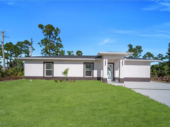 867 Chicago St, Lehigh Acres, FL 33974