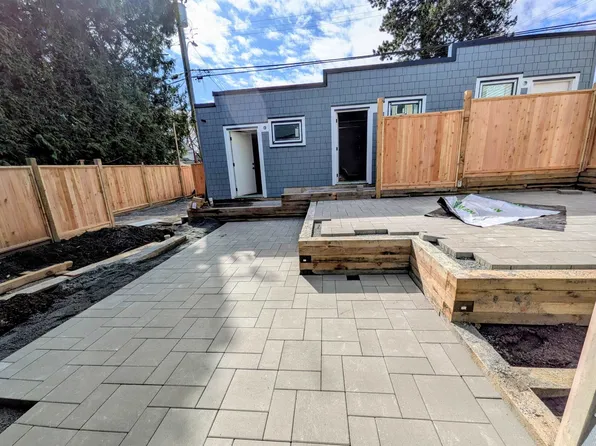 918 E 16th Ave, Vancouver, BC V5T 2V9