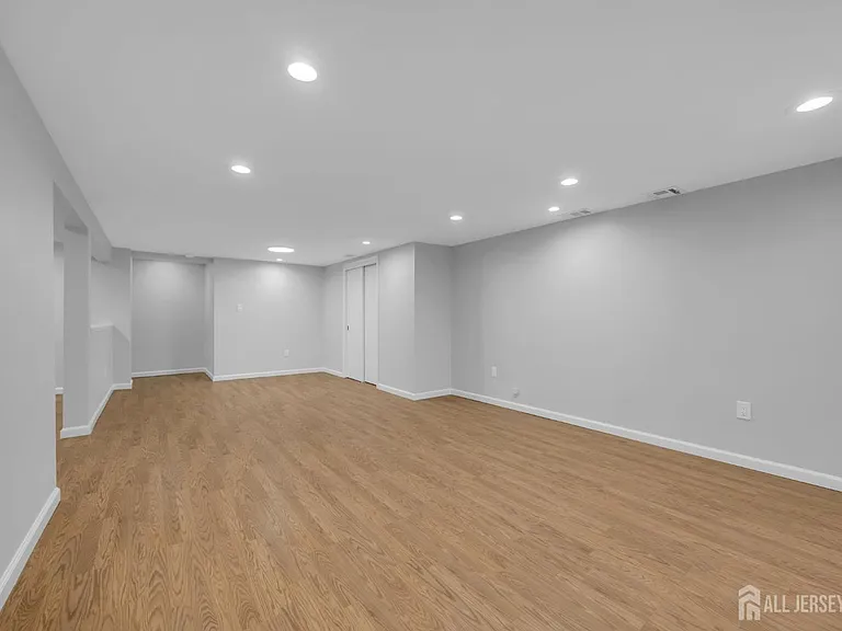1430 Kearney Dr — Photo 36