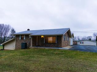 1131 W Mountainview Rd, Johnson City, TN 37604