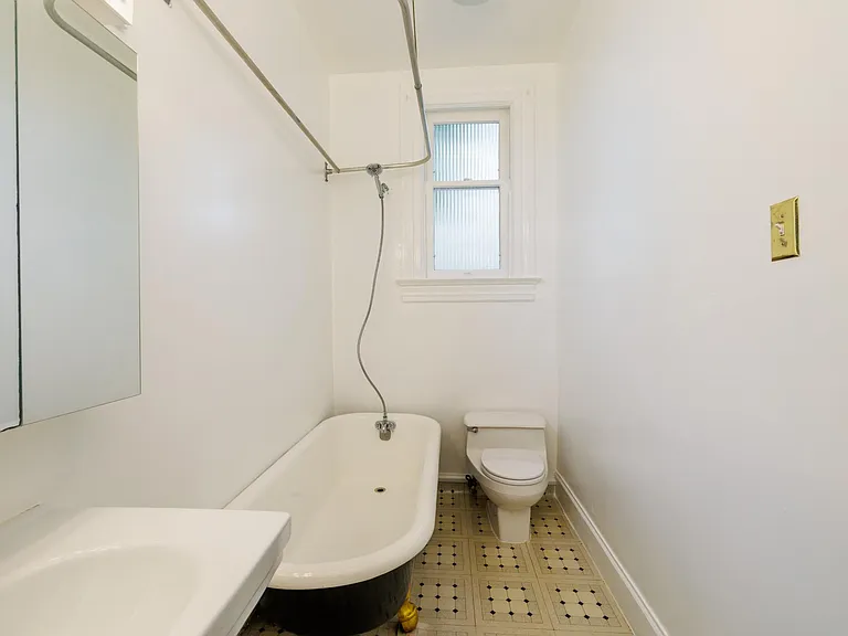 2398 Broadway St — Photo 28