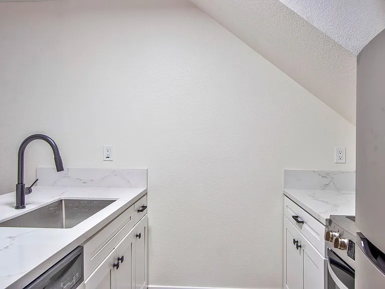 3132 3rd Ave — Photo 5