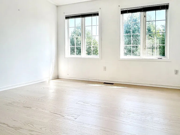 2594 Dashwood Dr — Photo 10