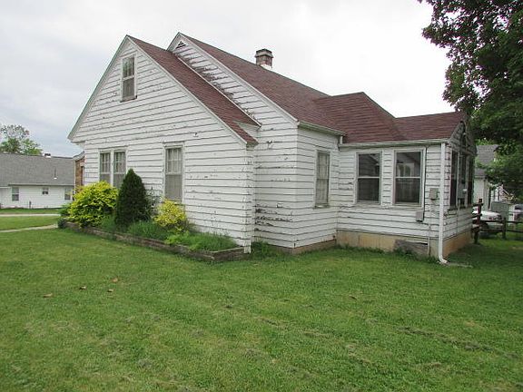 2nd image of 302 S Arkansas St