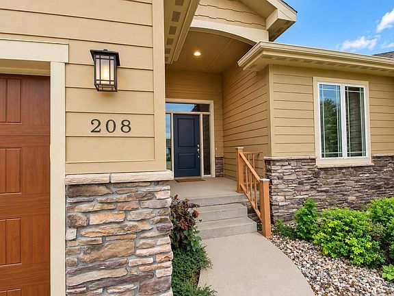3rd image of 208 S Churchill Cir