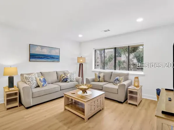 25 Deallyon Ave APT 120, Hilton Head Island, SC 29928