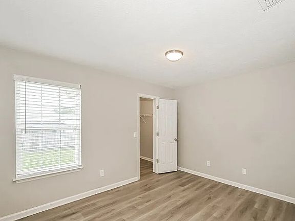 3rd image of 416 Lake Forest Dr #416