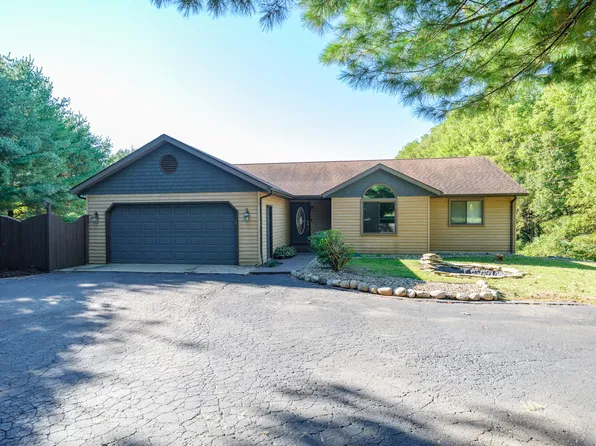 29455 58th Ave, Paw Paw, MI 49079