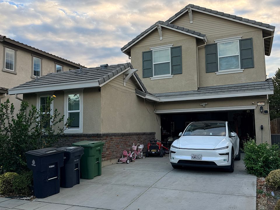 1st image of 1547 S Oliveira Dr