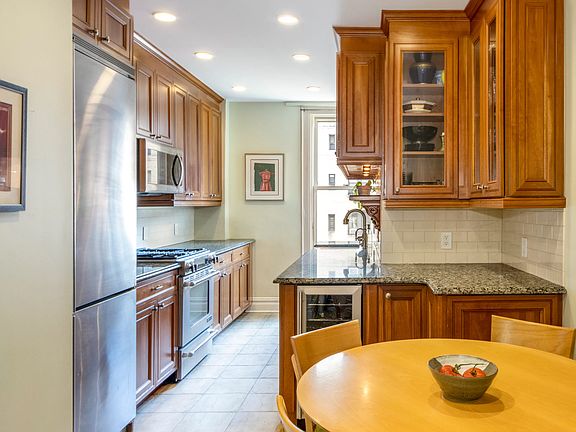 3rd image of 895 W End Ave APT 10A