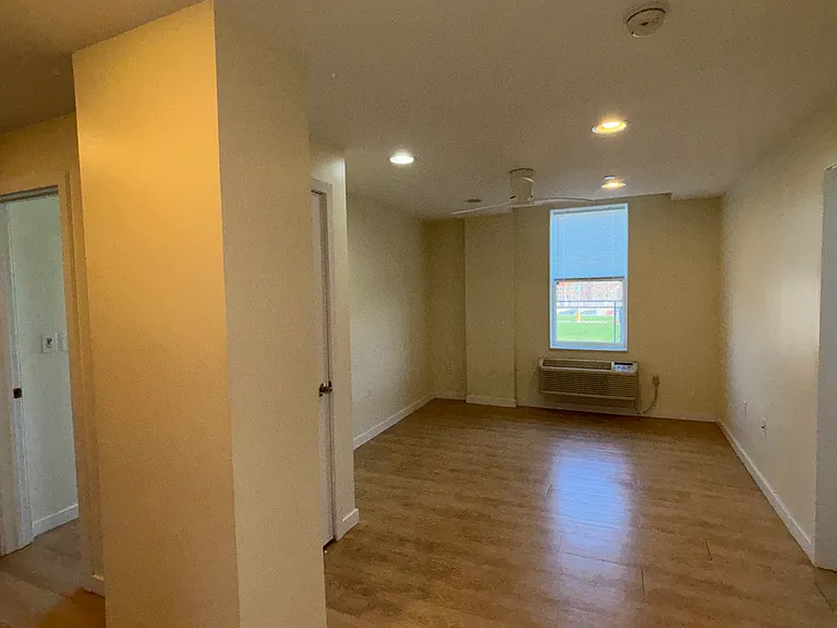 249 S 49th St #206 — Photo 8