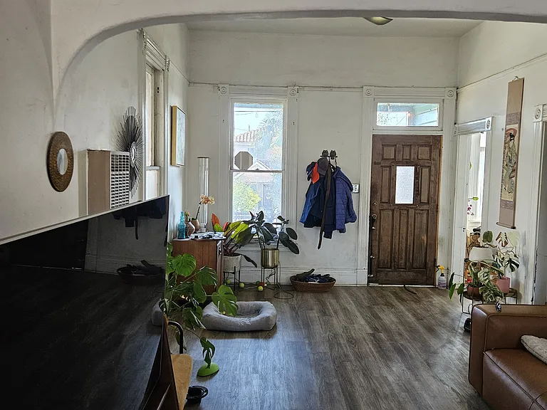2719 Michigan Ave — Photo 4