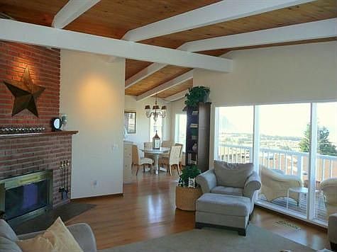 Single Living with views!